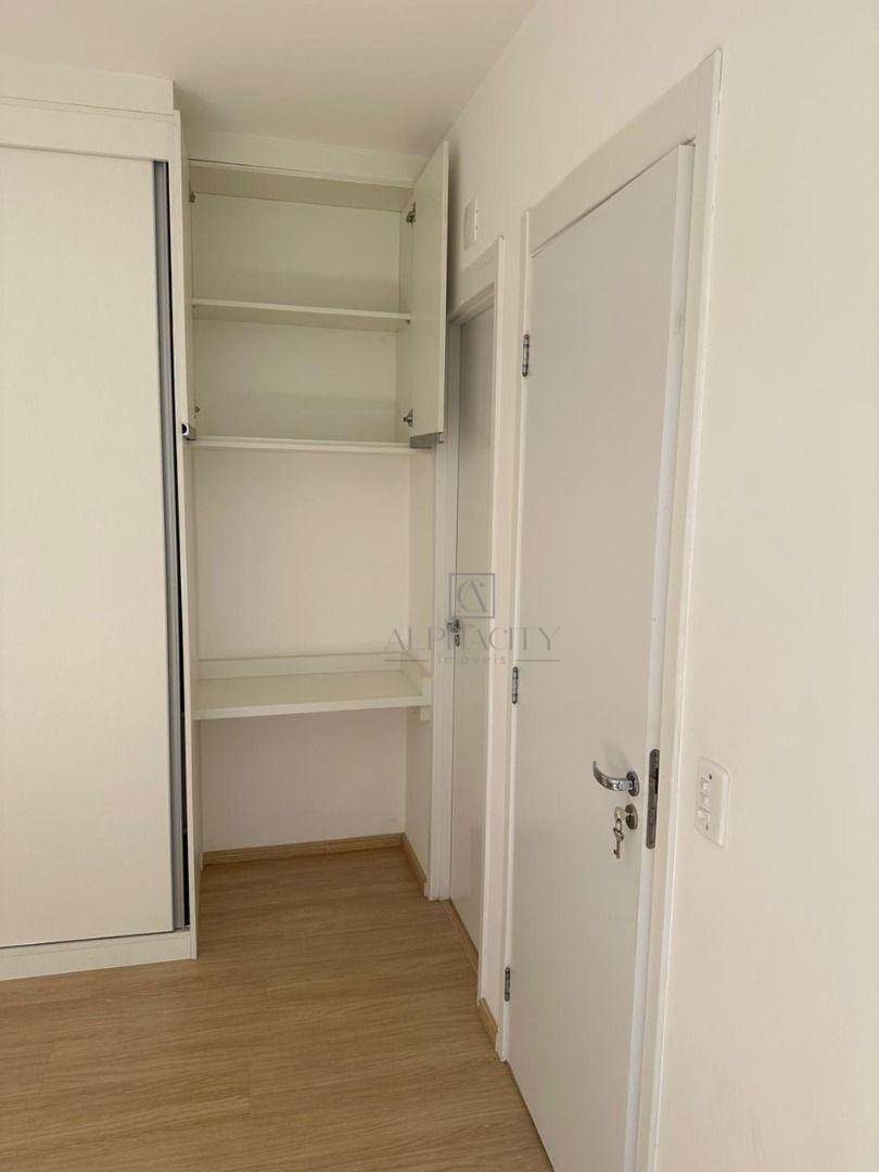 Apartamento para alugar com 1 quarto, 55m² - Foto 7