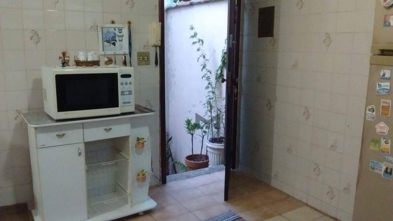 Casa à venda com 5 quartos, 220m² - Foto 15