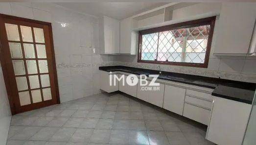 Casa à venda com 3 quartos, 200m² - Foto 9