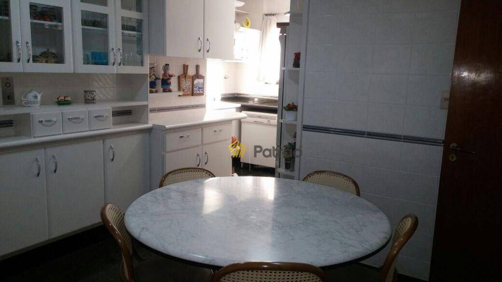 Apartamento à venda com 4 quartos, 190m² - Foto 17