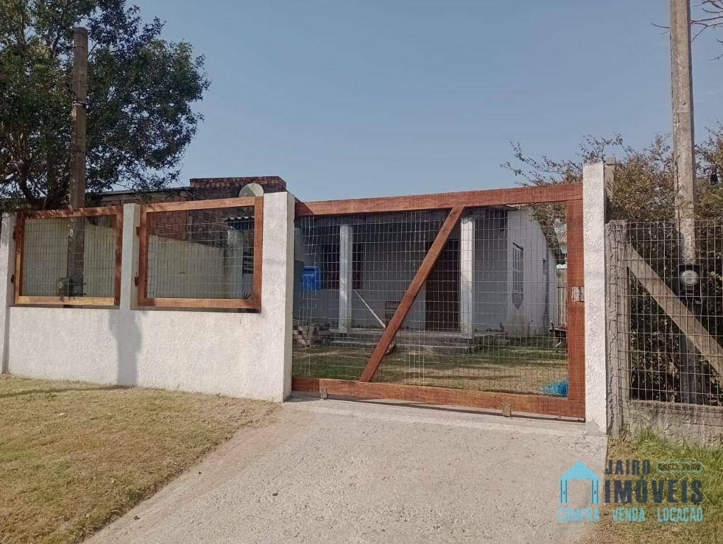 Casa à venda com 2 quartos, 40m² - Foto 1