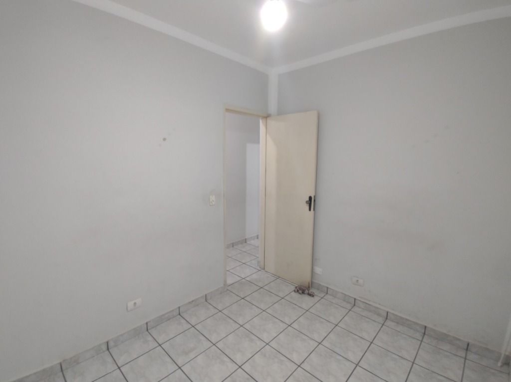 Casa à venda com 2 quartos, 210m² - Foto 6