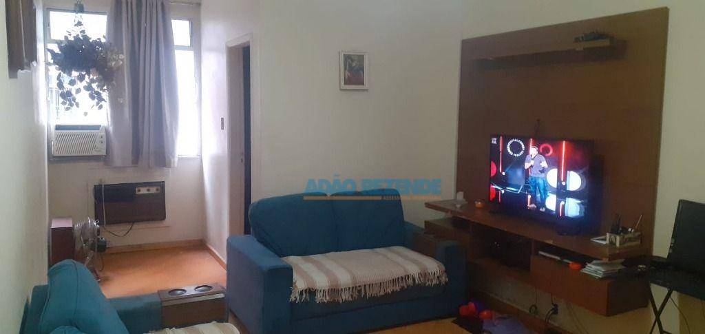 Apartamento à venda com 2 quartos, 70m² - Foto 1