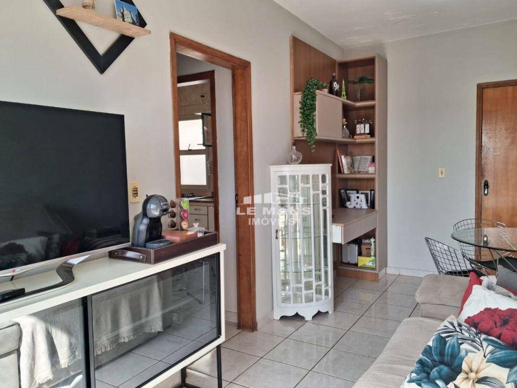 Apartamento à venda com 2 quartos, 70m² - Foto 3