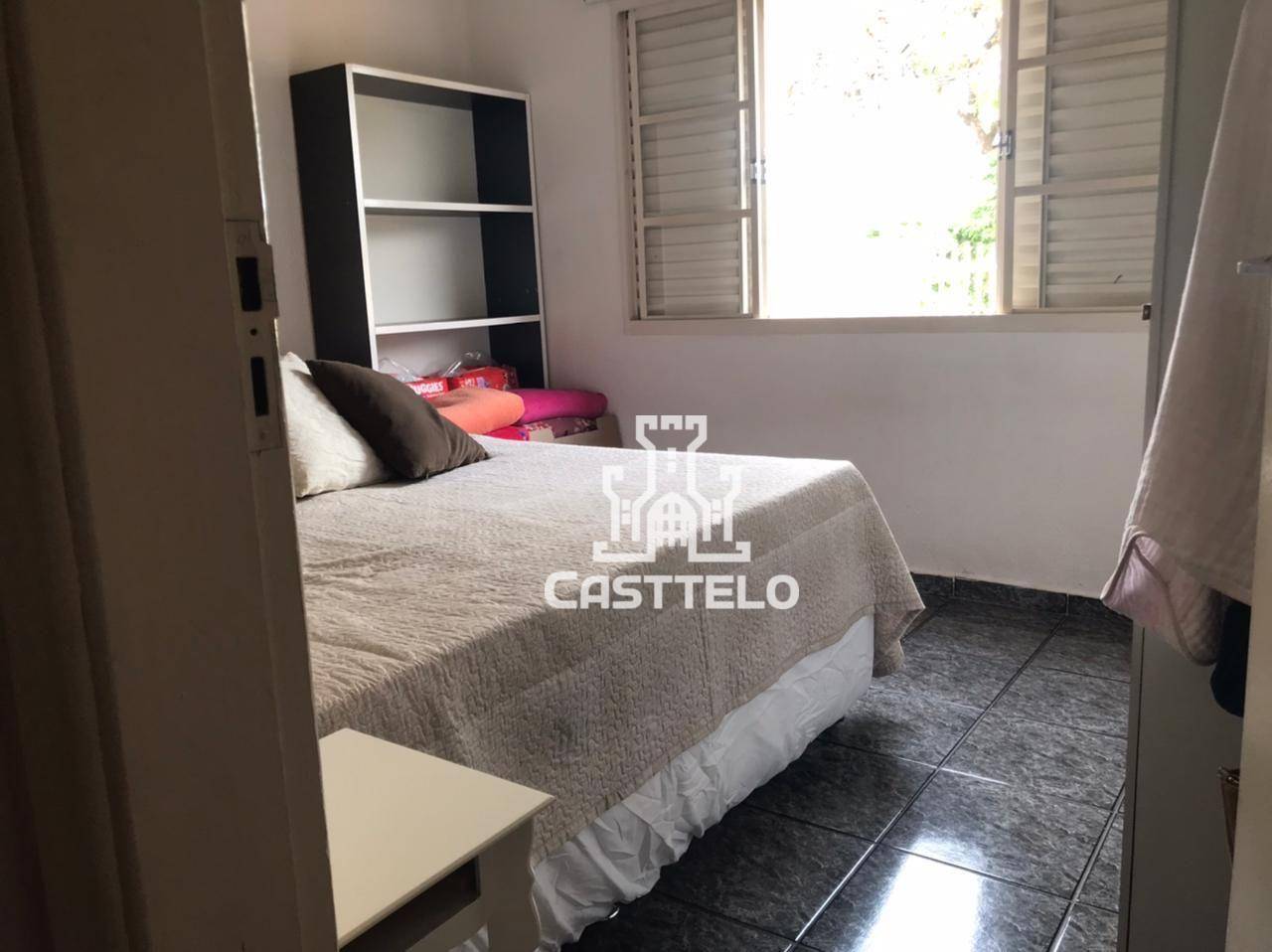 Casa à venda com 2 quartos, 70m² - Foto 9