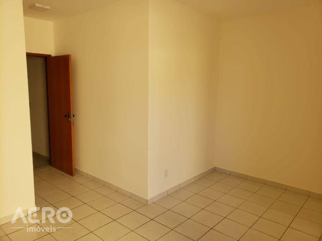 Apartamento à venda com 3 quartos, 76m² - Foto 3