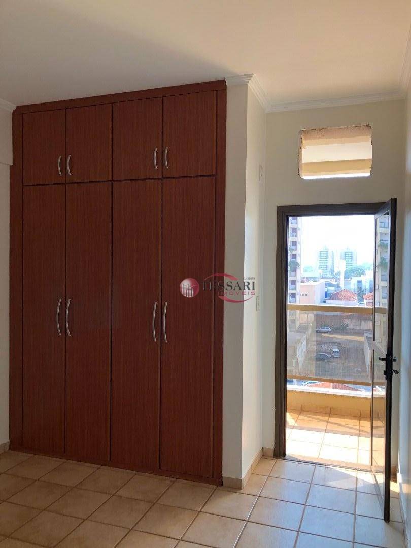 Apartamento à venda com 3 quartos, 125m² - Foto 11