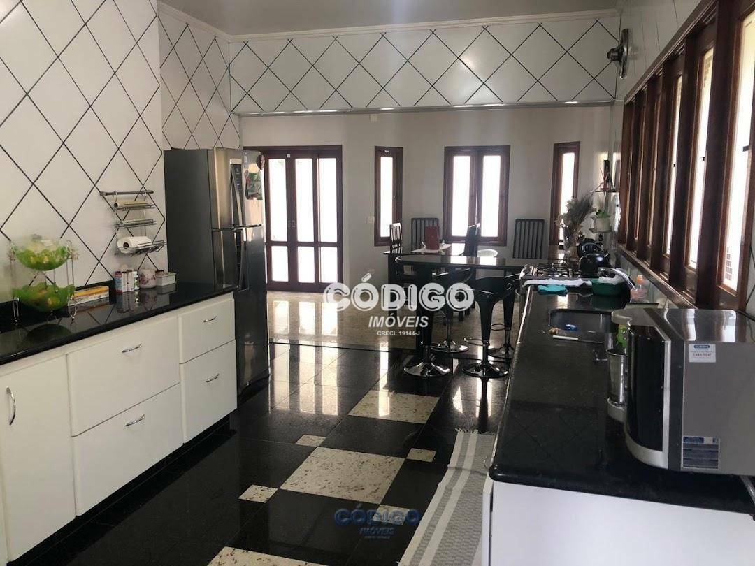 Sobrado à venda com 3 quartos, 303m² - Foto 8