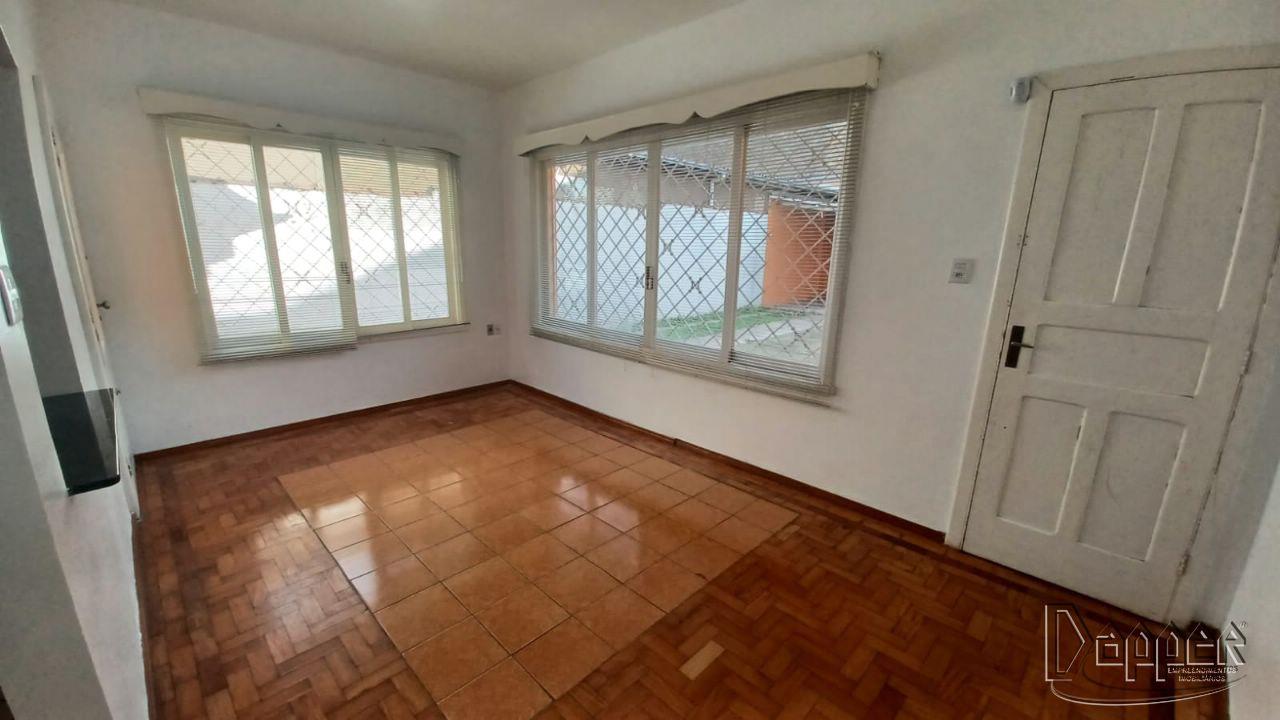 Casa à venda com 4 quartos, 216m² - Foto 3