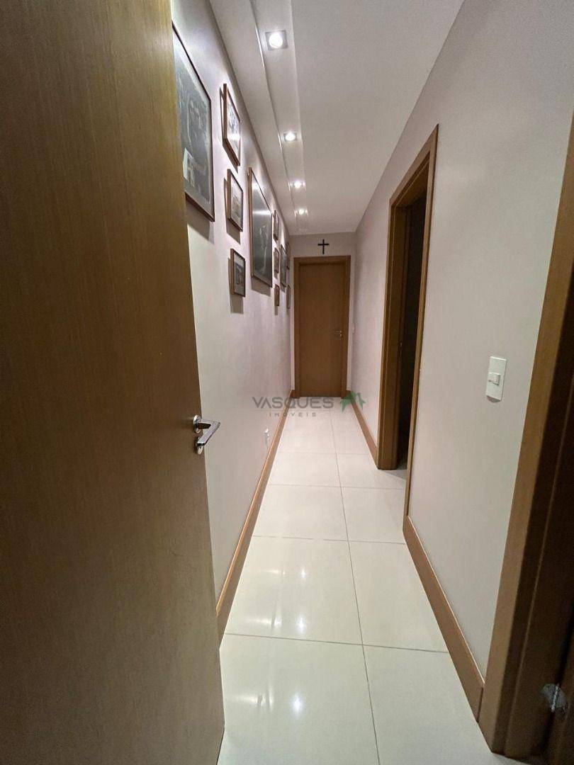 Apartamento à venda com 3 quartos, 125m² - Foto 4
