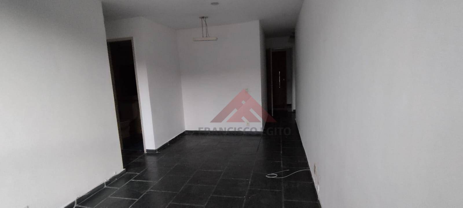 Apartamento à venda com 2 quartos, 62m² - Foto 3