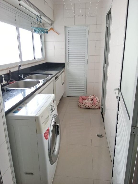 Apartamento à venda com 3 quartos, 155m² - Foto 47