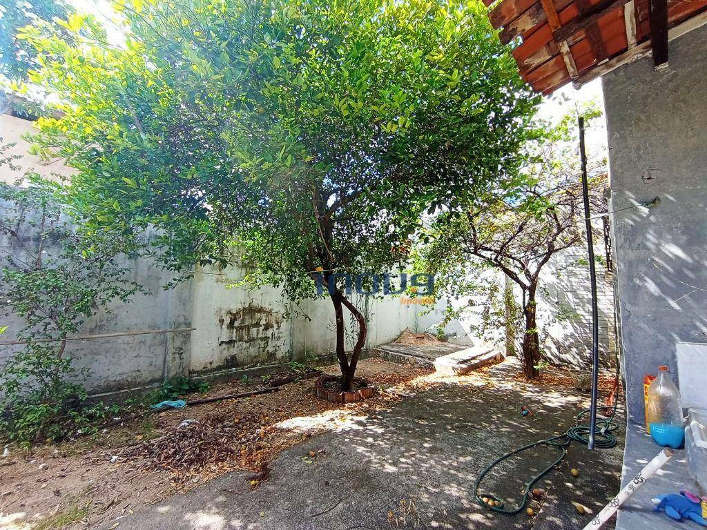 Casa à venda com 4 quartos, 120m² - Foto 18