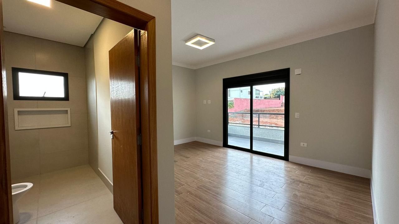 Casa à venda com 3 quartos, 268m² - Foto 14