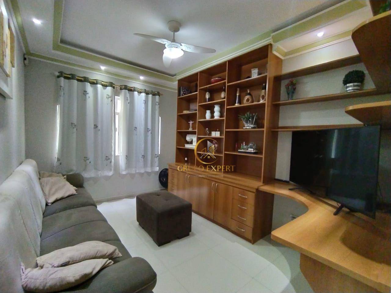 Sobrado à venda com 3 quartos, 236m² - Foto 1