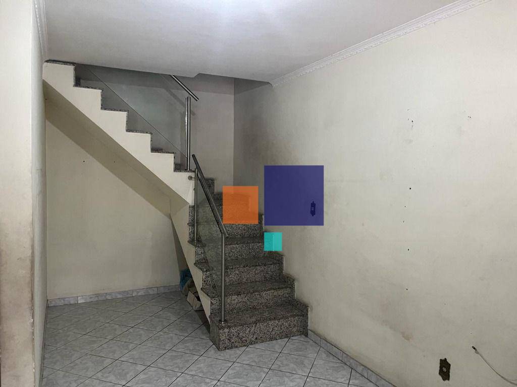 Sobrado à venda com 6 quartos, 240m² - Foto 2