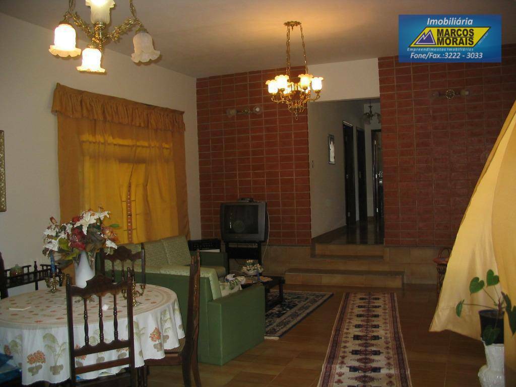 Casa à venda com 3 quartos, 400m² - Foto 3