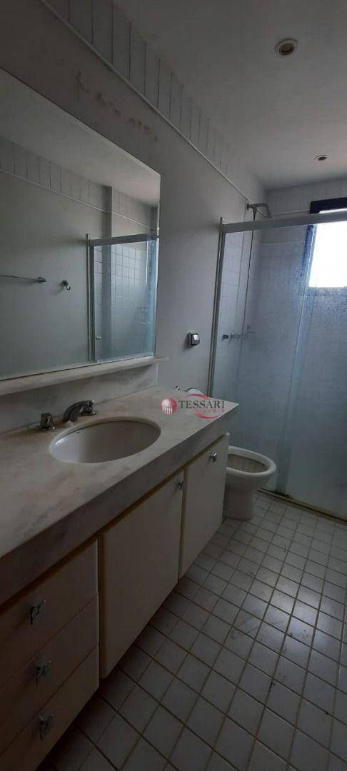 Apartamento para alugar com 3 quartos, 176m² - Foto 13