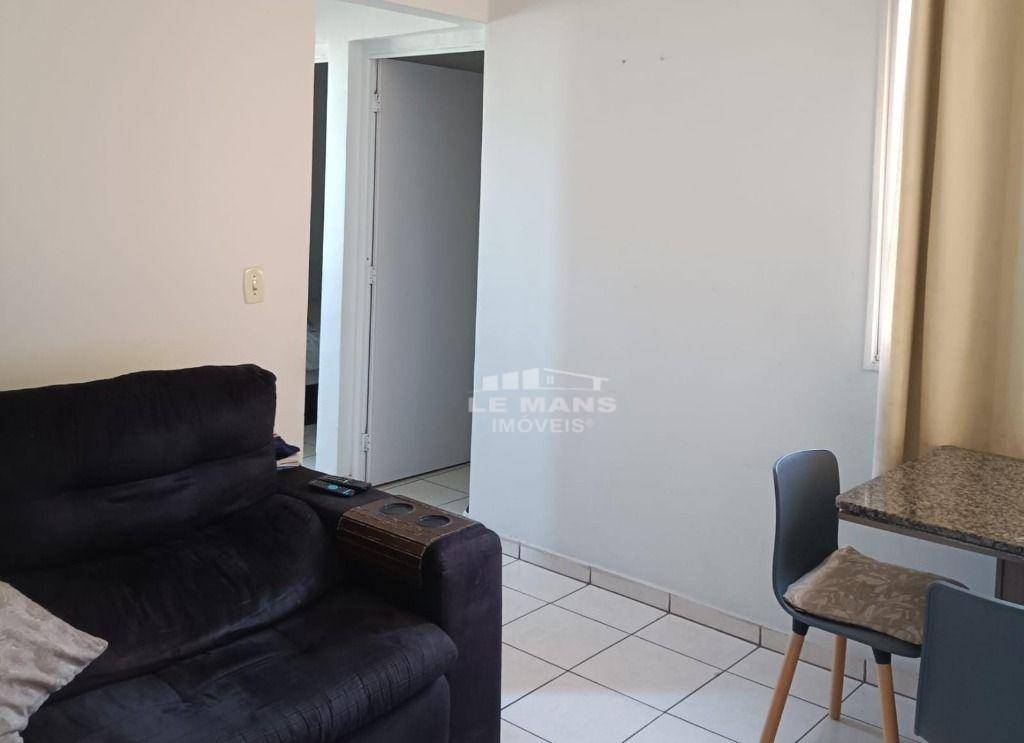 Apartamento à venda com 2 quartos, 45m² - Foto 2