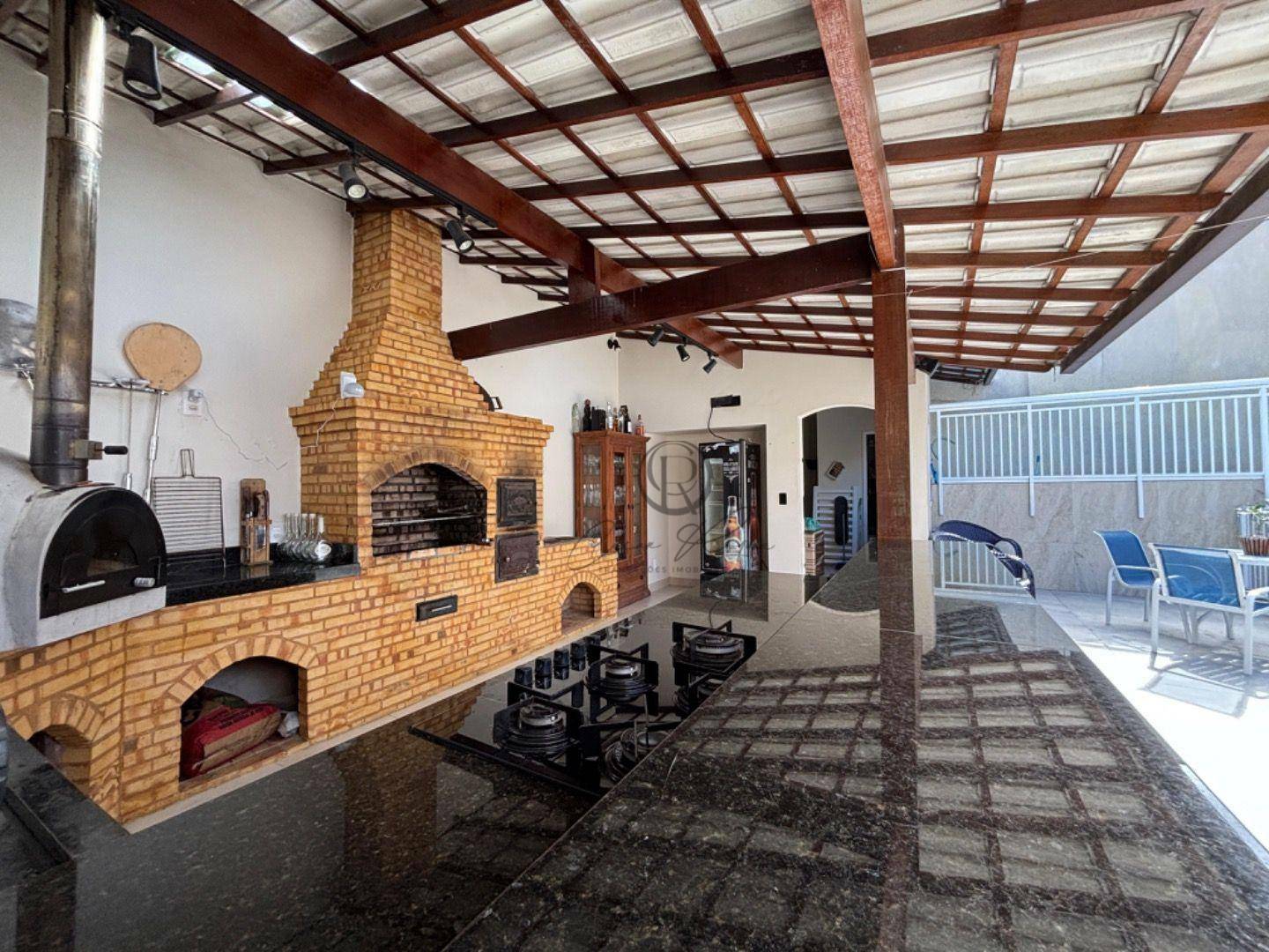 Casa à venda e aluguel com 4 quartos, 265m² - Foto 20