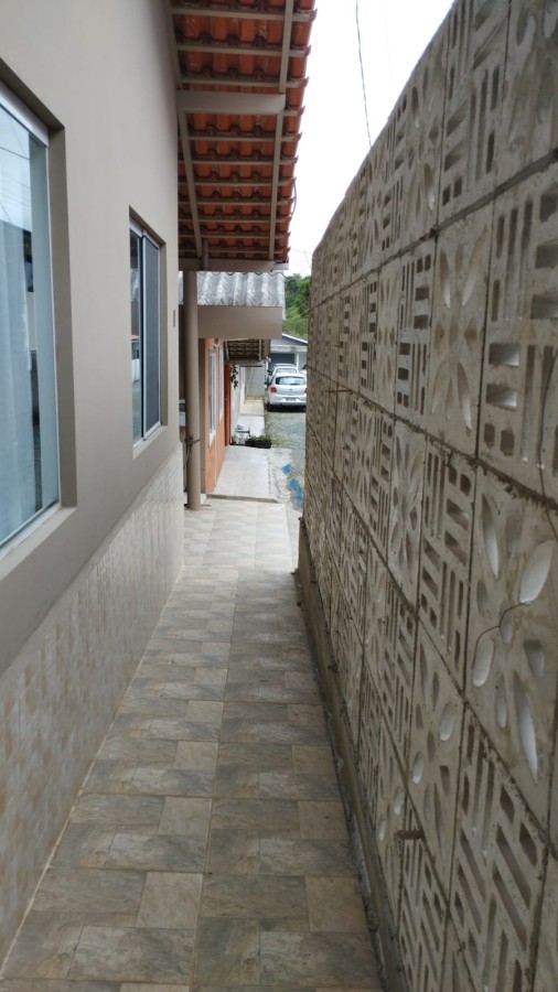 Casa à venda com 2 quartos, 110m² - Foto 2