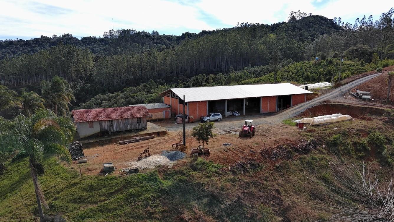 Fazenda à venda com 3 quartos, 260000m² - Foto 1