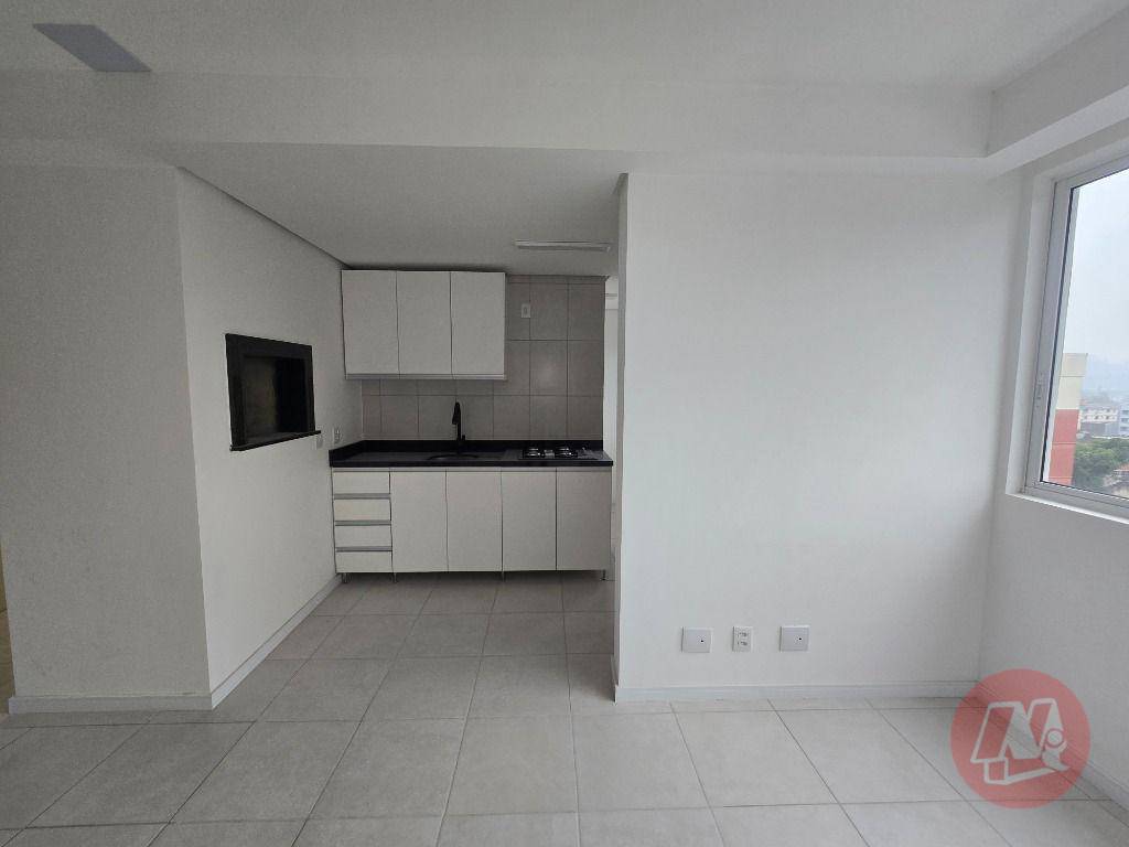 Apartamento para alugar com 3 quartos, 74m² - Foto 3