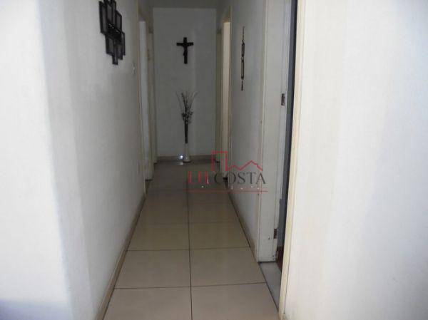 Apartamento à venda com 3 quartos, 97m² - Foto 3