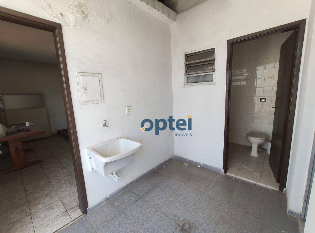 Casa à venda e aluguel com 9 quartos, 270m² - Foto 19