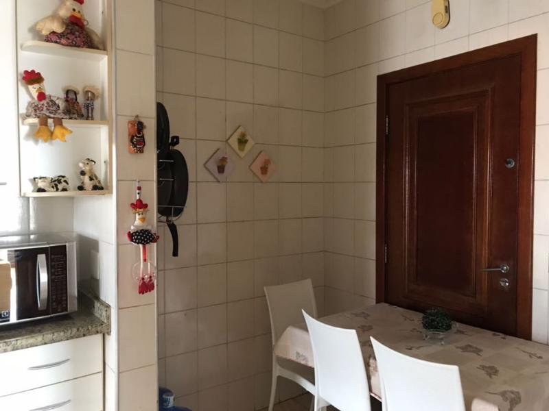 Apartamento à venda com 3 quartos, 140m² - Foto 10