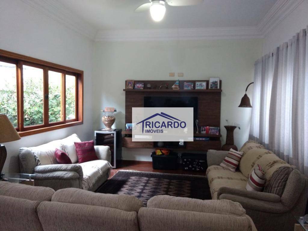 Sobrado à venda com 3 quartos, 350m² - Foto 1