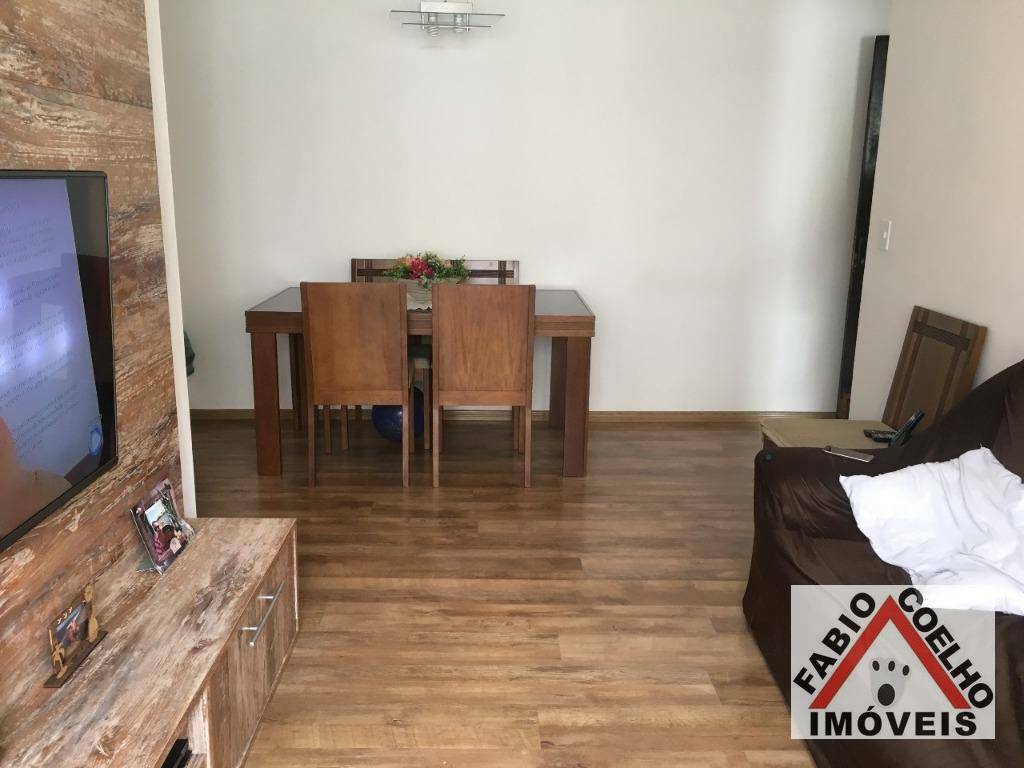 Apartamento à venda com 2 quartos, 70m² - Foto 2