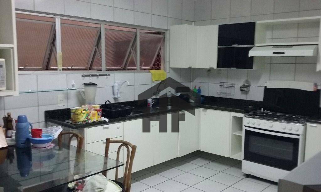 Apartamento à venda com 3 quartos, 160m² - Foto 19