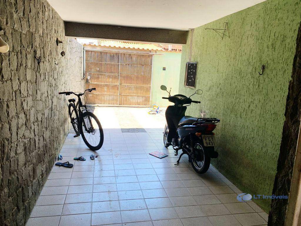 Casa à venda com 2 quartos, 140m² - Foto 2