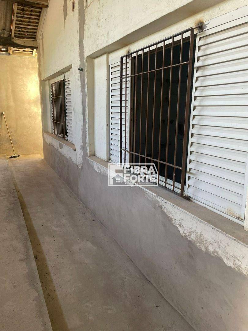 Casa à venda com 5 quartos, 200m² - Foto 16