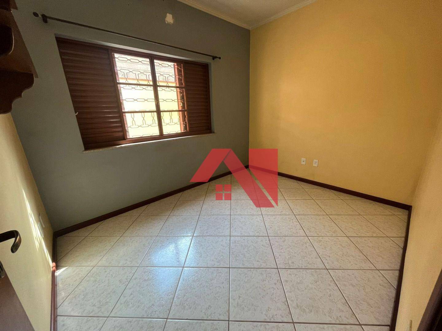 Sobrado à venda e aluguel com 4 quartos, 250m² - Foto 9