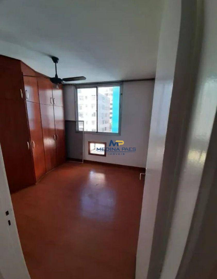 Apartamento à venda com 2 quartos, 68m² - Foto 2