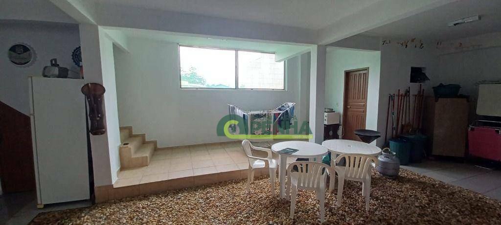 Casa à venda com 5 quartos, 180m² - Foto 8