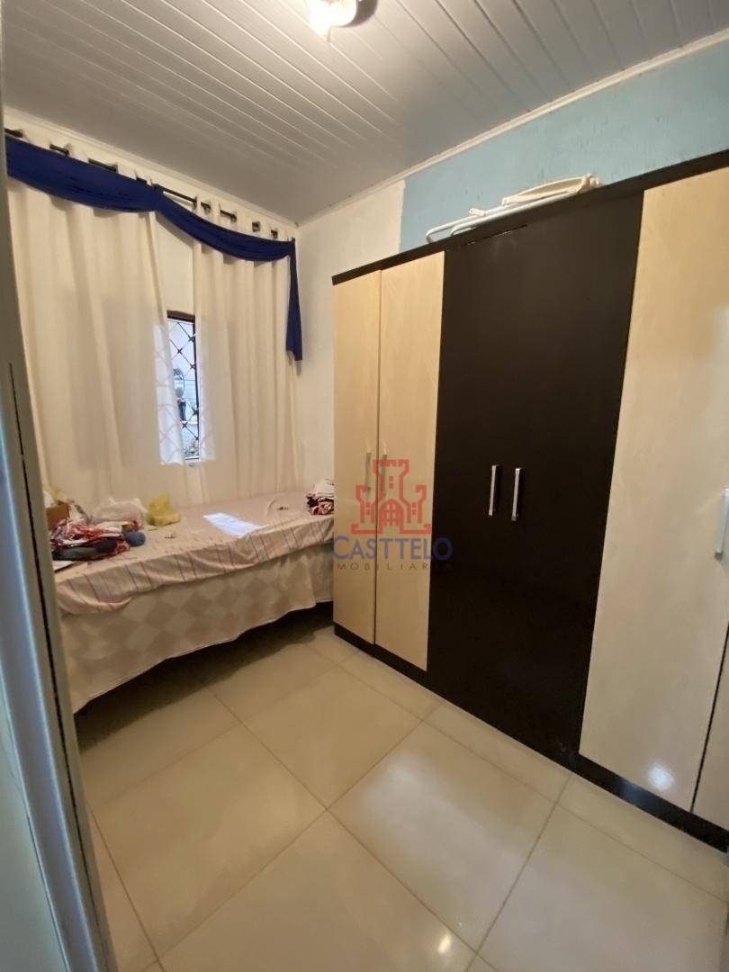 Casa à venda com 5 quartos, 209m² - Foto 12