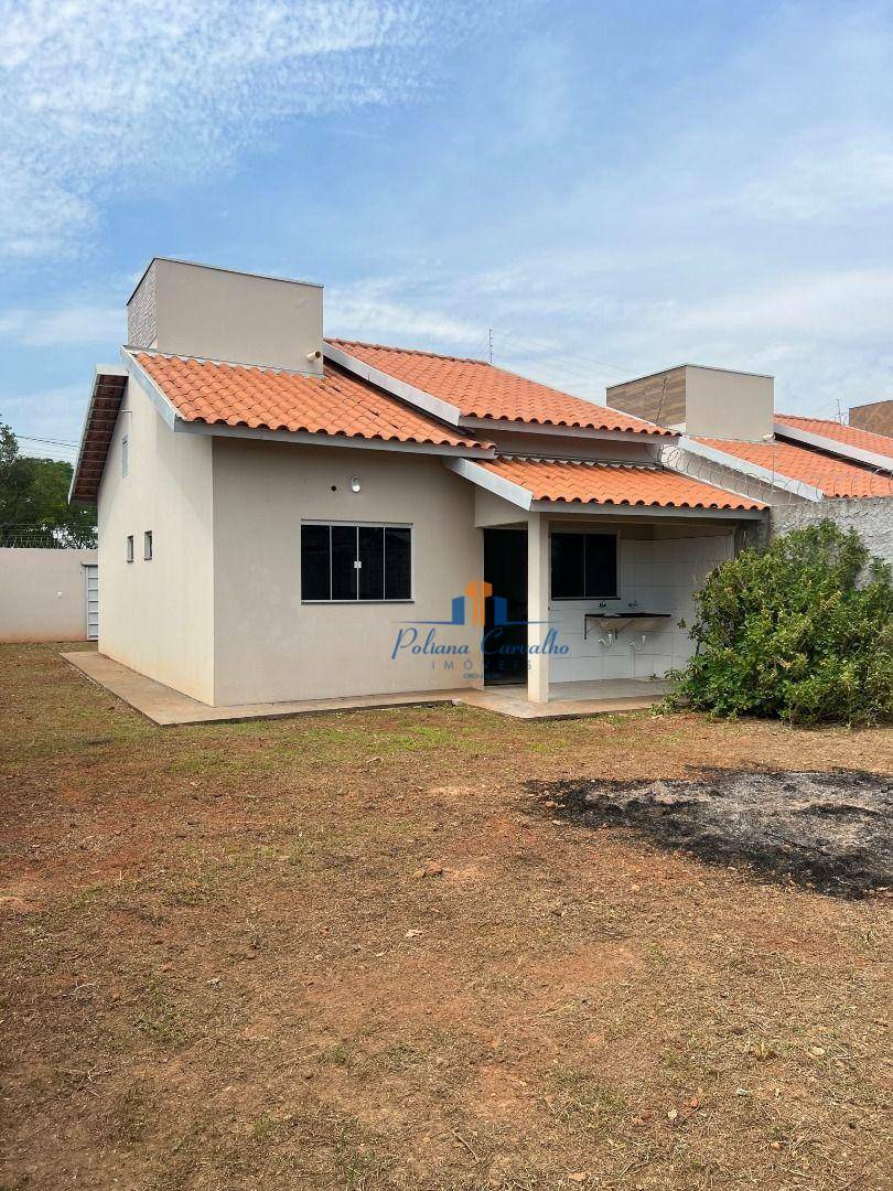 Casa à venda com 2 quartos, 80m² - Foto 1