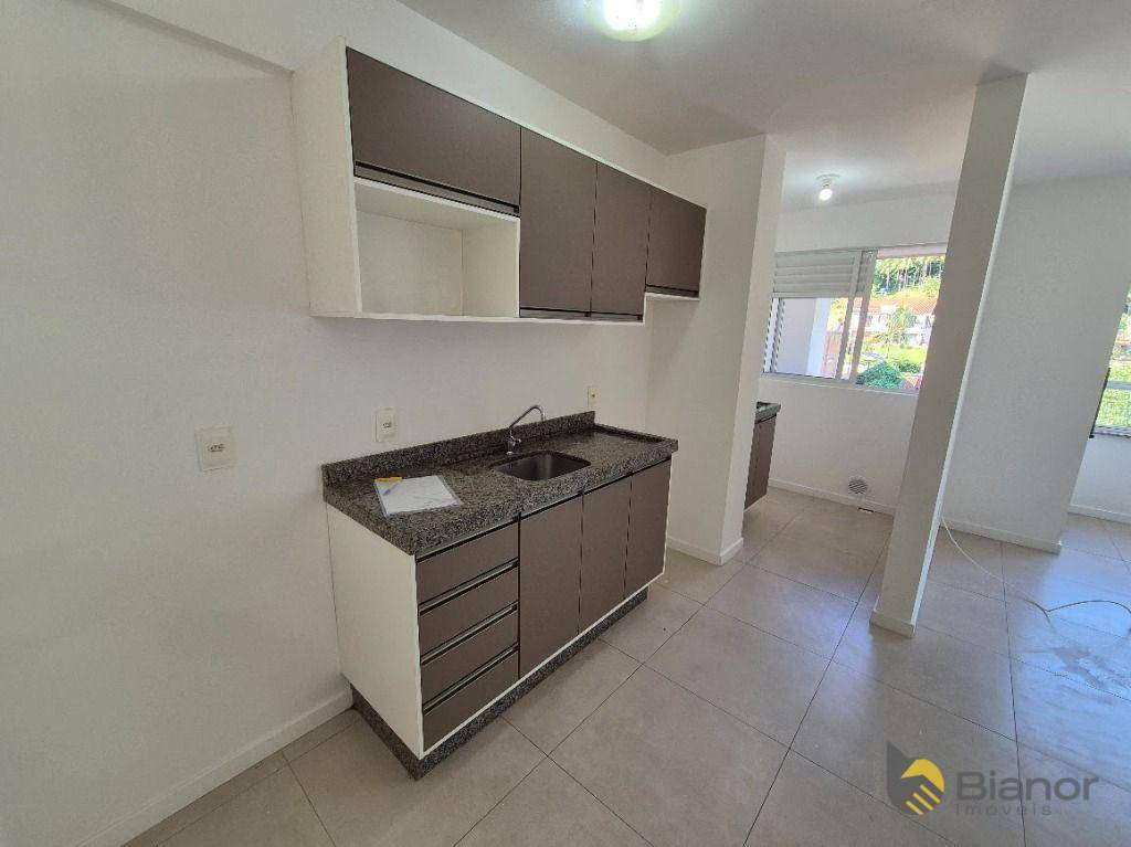 Apartamento para alugar com 3 quartos, 75m² - Foto 6