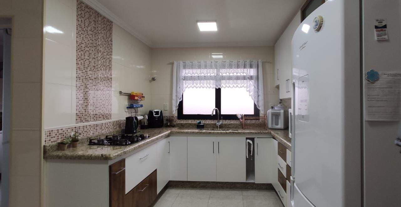 Apartamento à venda com 3 quartos, 143m² - Foto 10