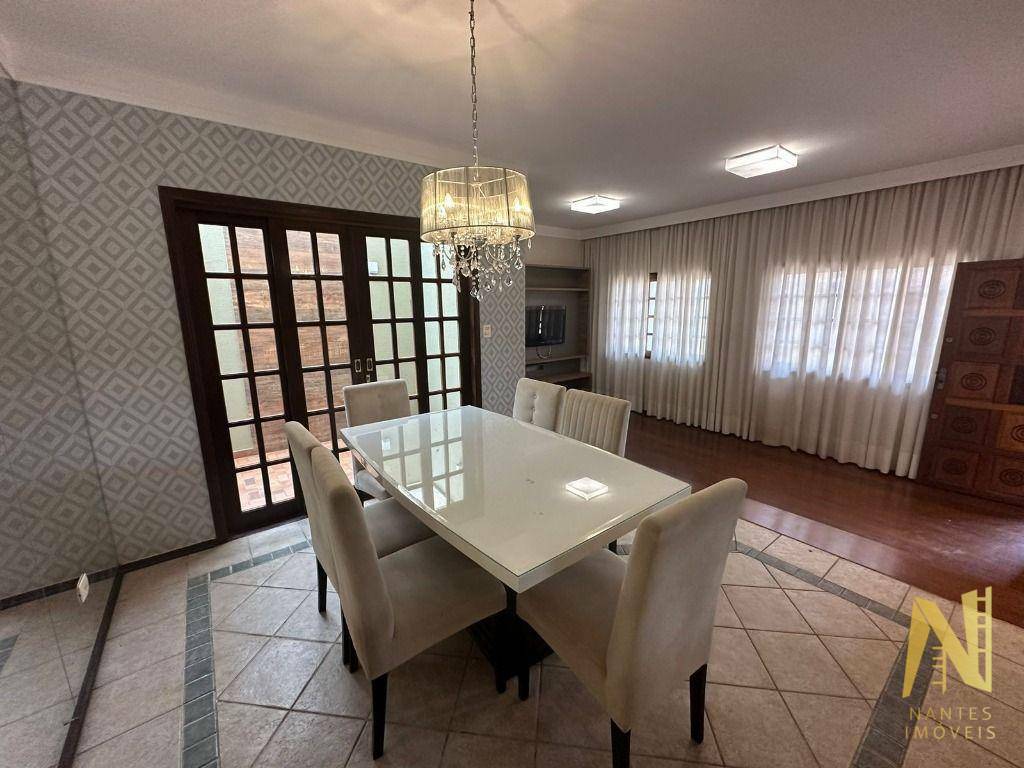 Casa à venda com 3 quartos, 210m² - Foto 6