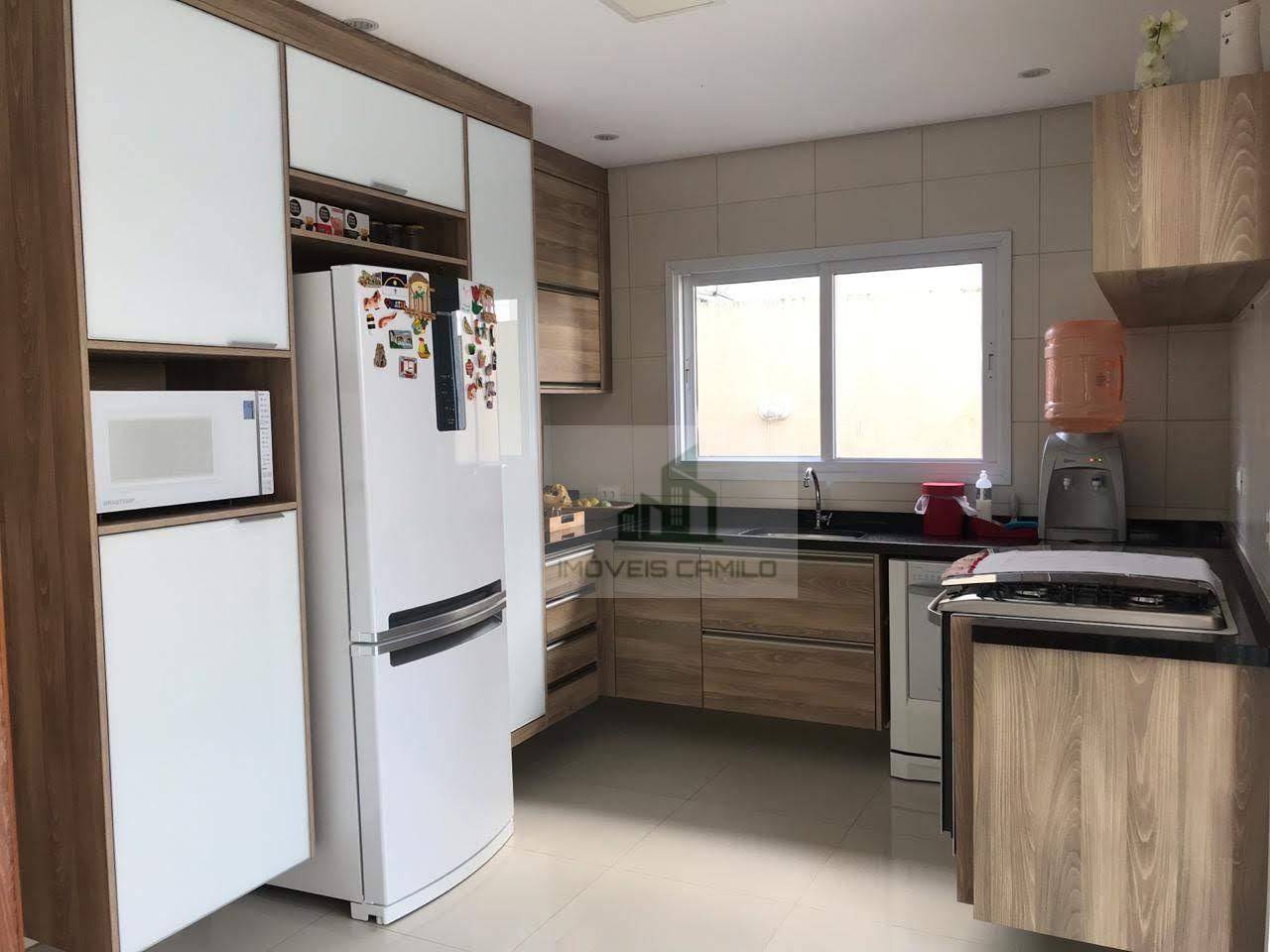 Casa à venda com 4 quartos, 240m² - Foto 10