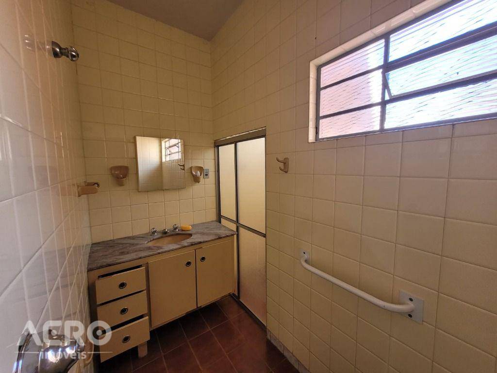 Casa à venda com 3 quartos, 208m² - Foto 15