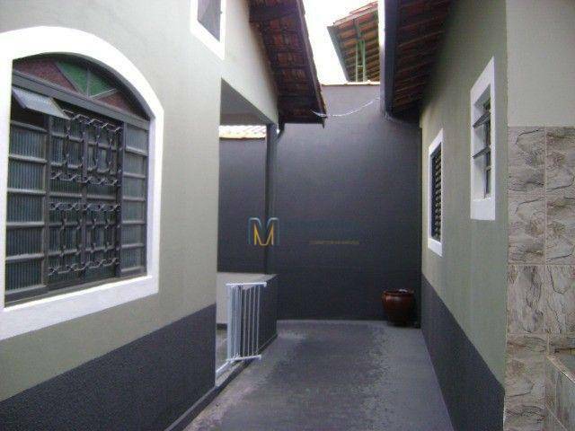 Casa à venda e aluguel com 3 quartos, 195m² - Foto 8