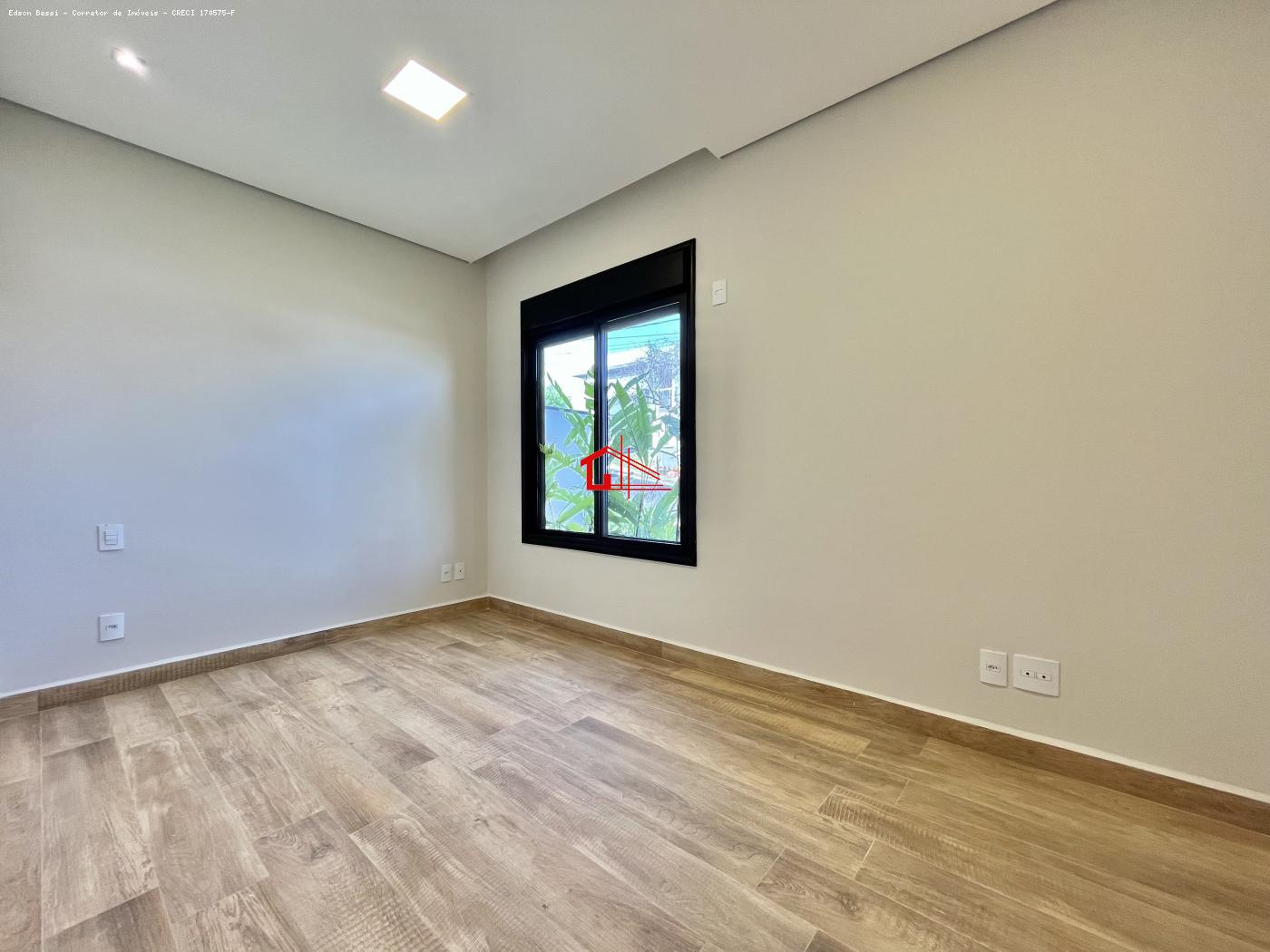 Casa de Condomínio à venda com 4 quartos, 330m² - Foto 11