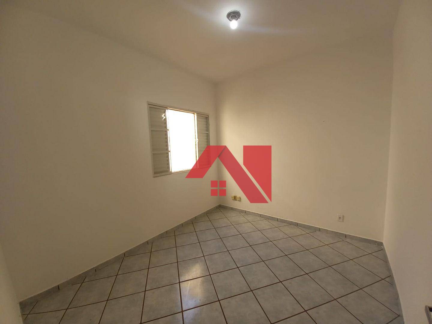 Casa para alugar com 4 quartos, 200m² - Foto 18