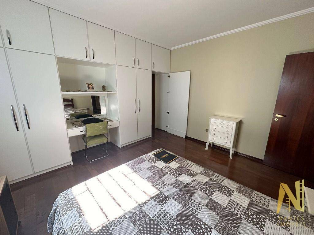 Casa à venda com 4 quartos, 250m² - Foto 13