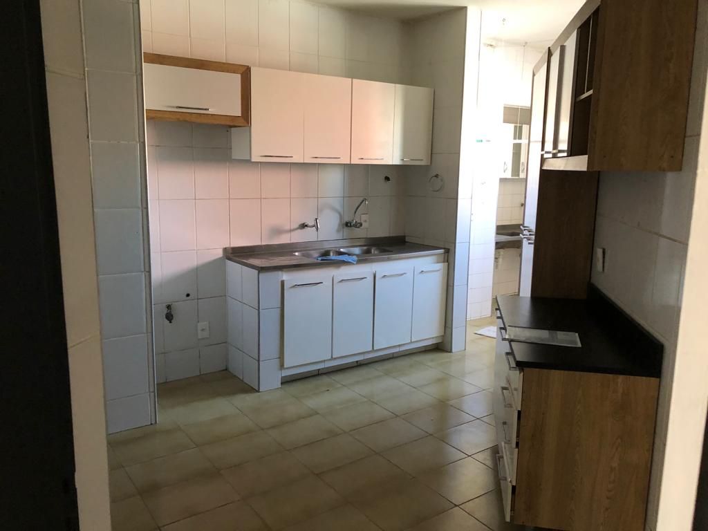 Apartamento à venda com 3 quartos, 121m² - Foto 8